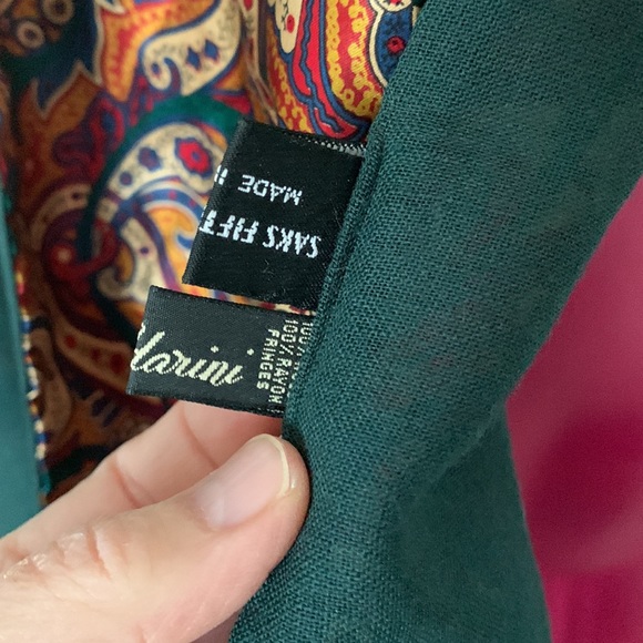 Saks Fifth Avenue reversible Paisley/hunter green opera scarf - Picture 4 of 4